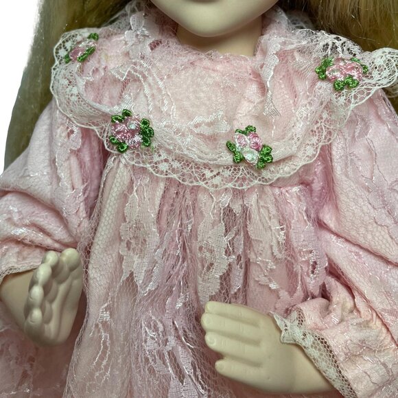 Vintage Porcelain Doll Praying Pink Lace Dress Blonde Hair Blue Eye Kneeling 12" - Picture 7 of 9